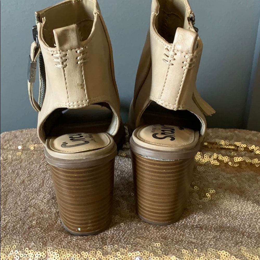 Open toe booties - Picture 2 of 4